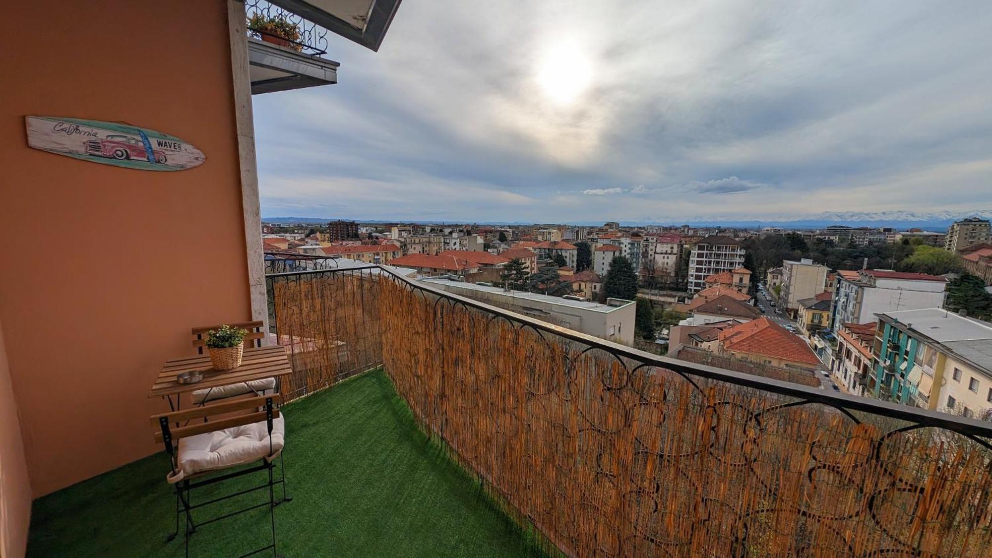 La Terrazza Del Re Apartment Vercelli Exterior photo